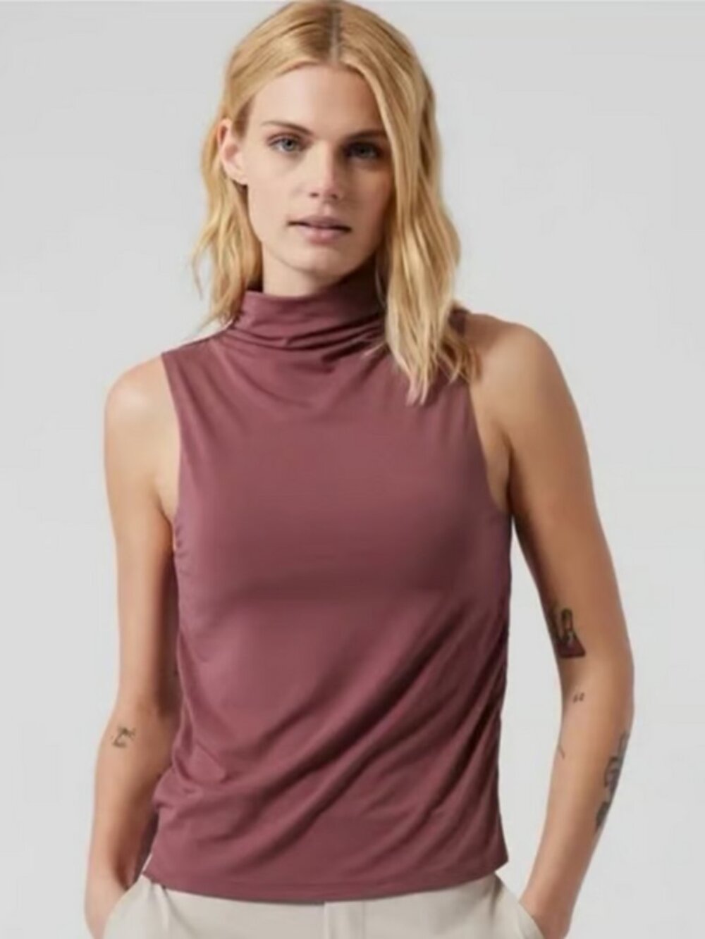 Athleta Essence Mock Neck Support Tank size small